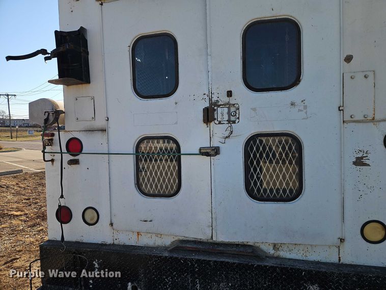 image for item EO4904 2003 Chevrolet C5 utility / service truck