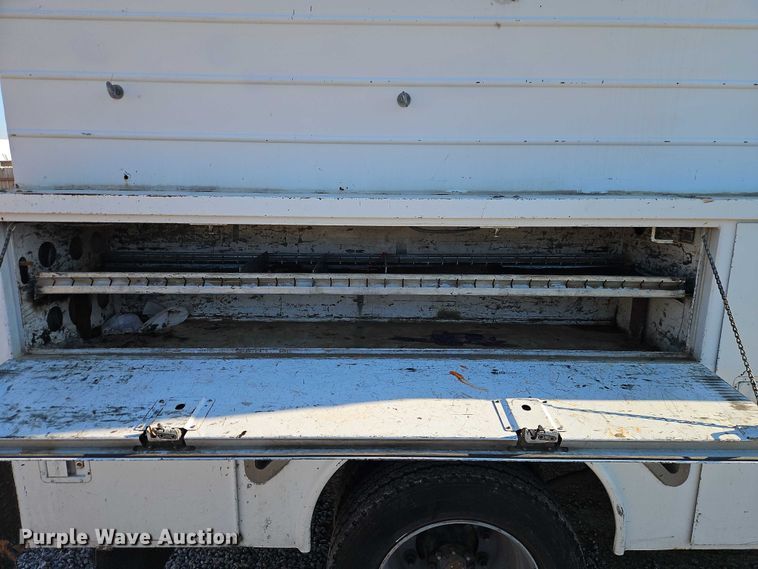 image for item EO4904 2003 Chevrolet C5 utility / service truck