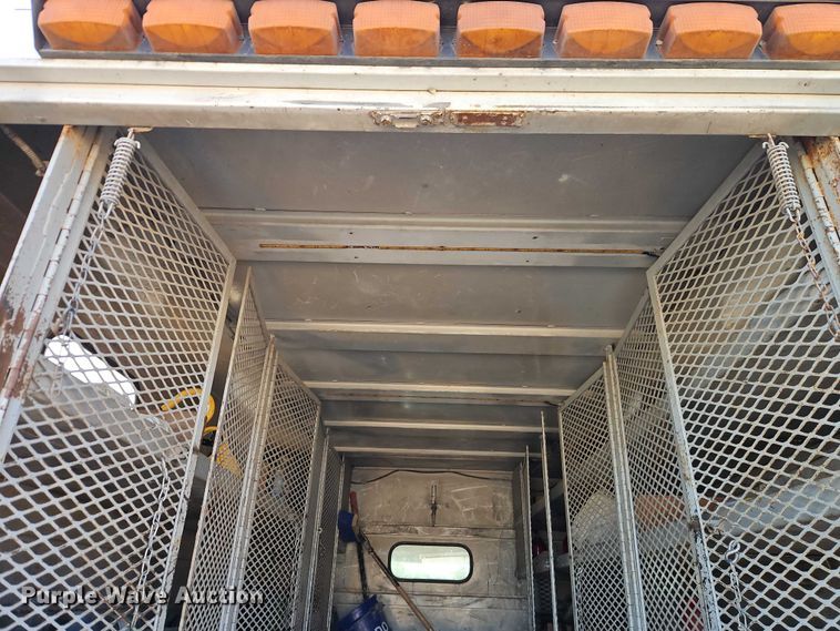 image for item EO4904 2003 Chevrolet C5 utility / service truck