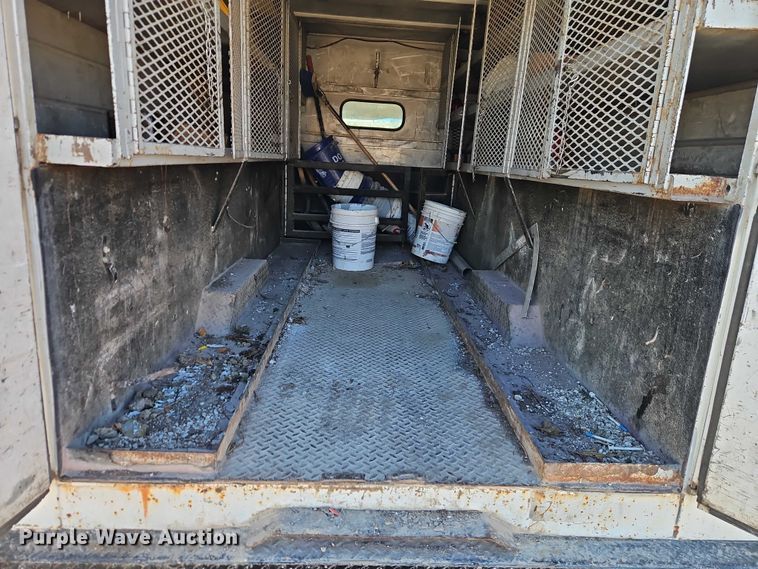 image for item EO4904 2003 Chevrolet C5 utility / service truck