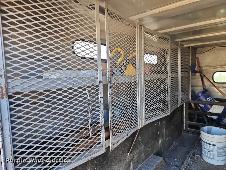 image for item EO4904 2003 Chevrolet C5 utility / service truck