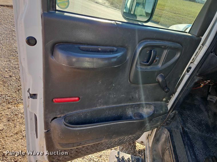 image for item EO4904 2003 Chevrolet C5 utility / service truck