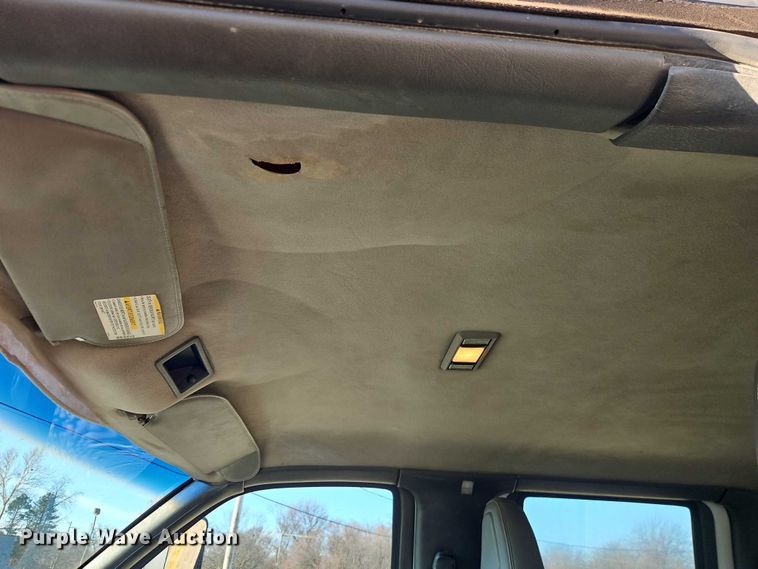 image for item EO4904 2003 Chevrolet C5 utility / service truck