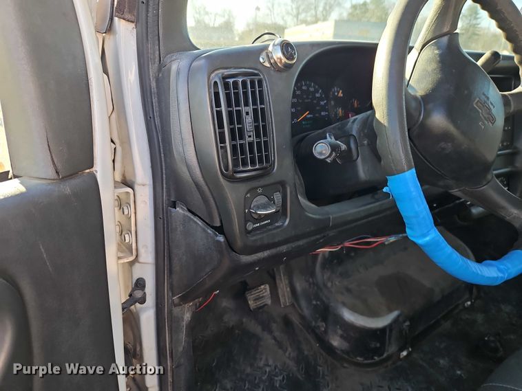 image for item EO4904 2003 Chevrolet C5 utility / service truck