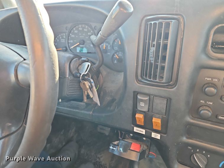 image for item EO4904 2003 Chevrolet C5 utility / service truck