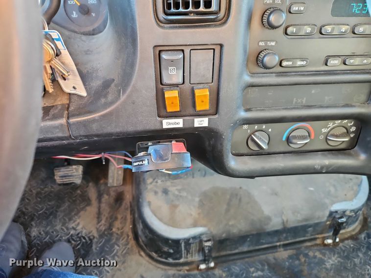 image for item EO4904 2003 Chevrolet C5 utility / service truck