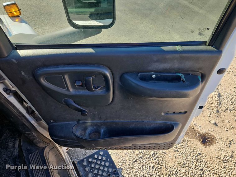 image for item EO4904 2003 Chevrolet C5 utility / service truck