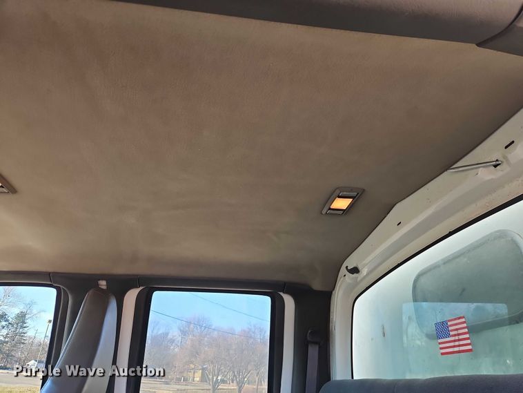 image for item EO4904 2003 Chevrolet C5 utility / service truck