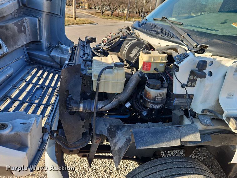 image for item EO4904 2003 Chevrolet C5 utility / service truck