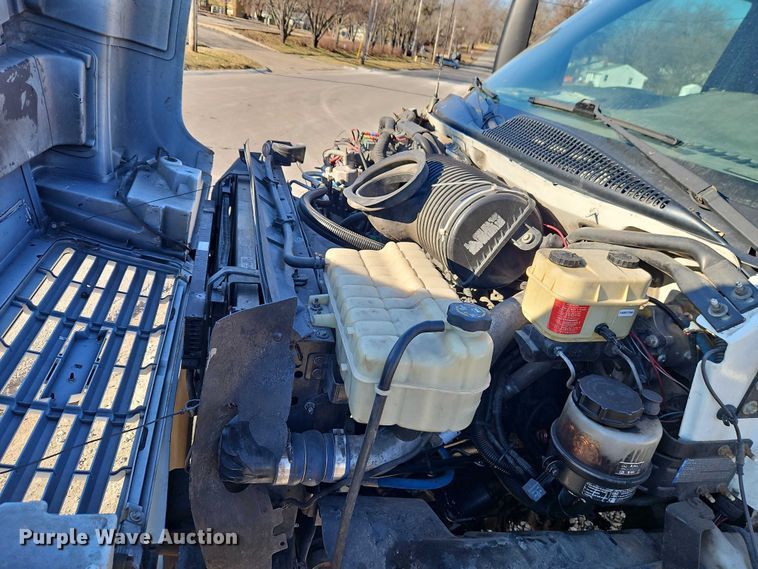 image for item EO4904 2003 Chevrolet C5 utility / service truck