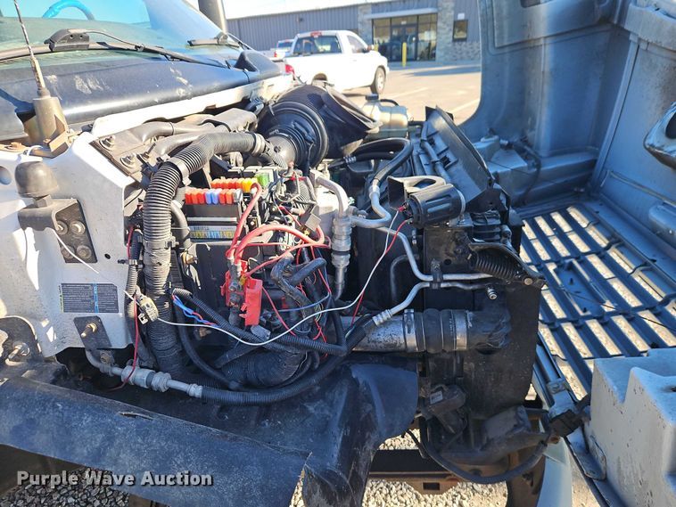 image for item EO4904 2003 Chevrolet C5 utility / service truck