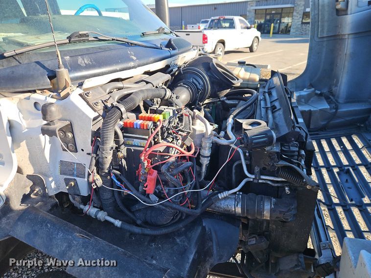 image for item EO4904 2003 Chevrolet C5 utility / service truck