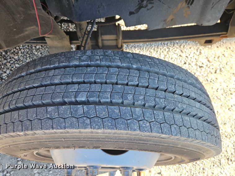 image for item EO4904 2003 Chevrolet C5 utility / service truck