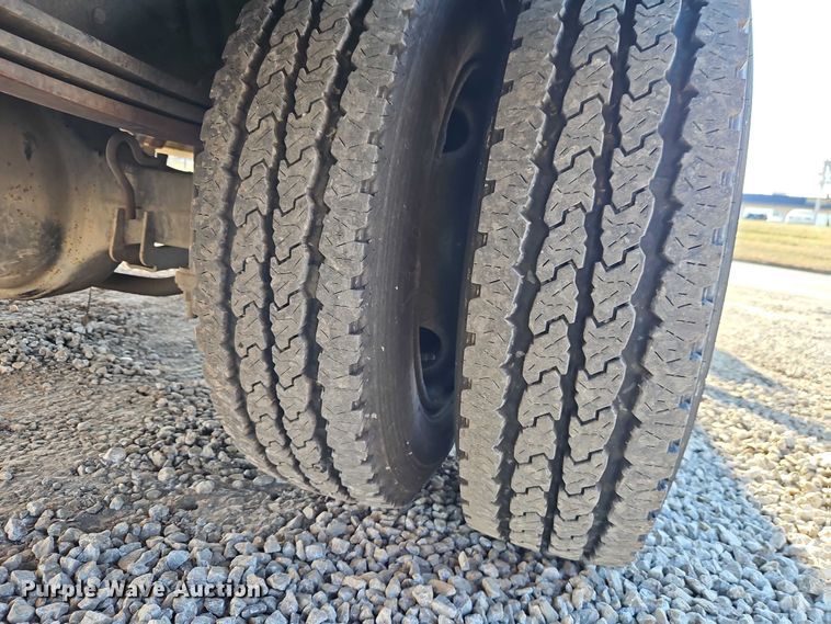 image for item EO4904 2003 Chevrolet C5 utility / service truck