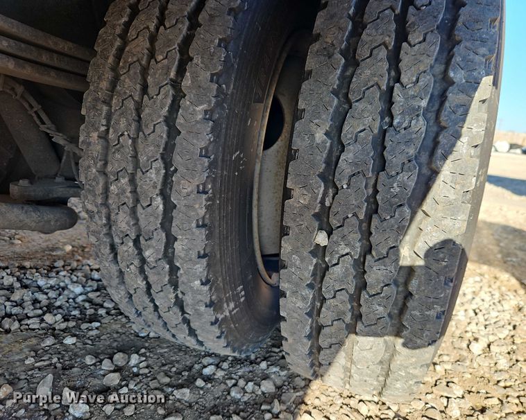 image for item EO4904 2003 Chevrolet C5 utility / service truck