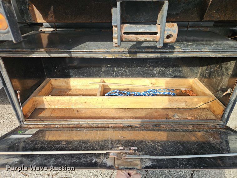 image for item EO4906 2011 Ford F550 dump flatbed truck