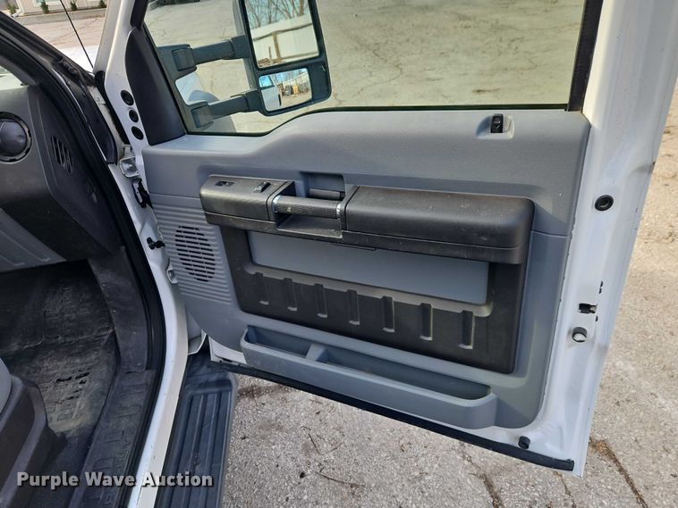 image for item EO4906 2011 Ford F550 dump flatbed truck