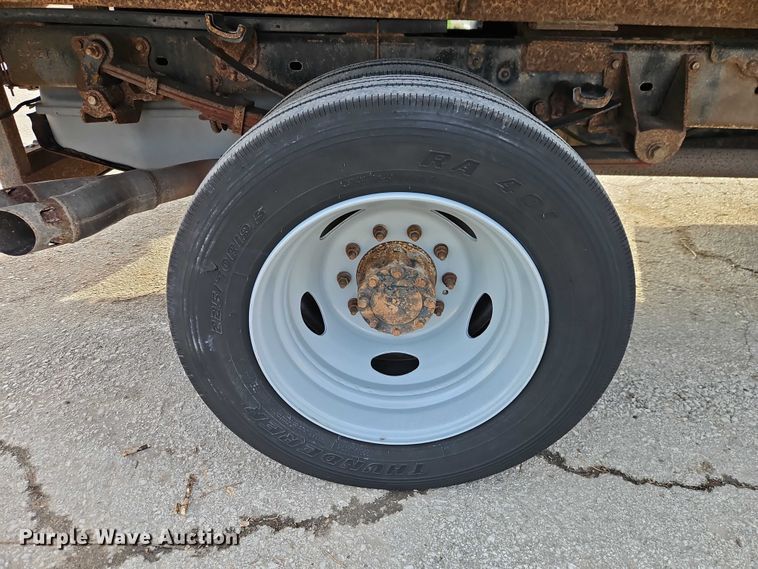 image for item EO4906 2011 Ford F550 dump flatbed truck