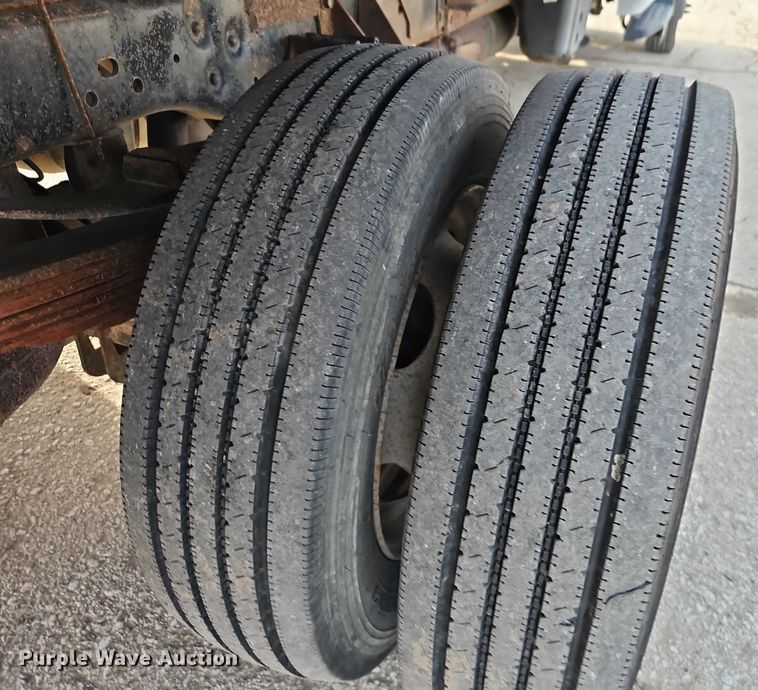 image for item EO4906 2011 Ford F550 dump flatbed truck