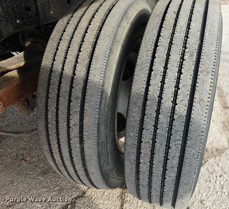 image for item EO4906 2011 Ford F550 dump flatbed truck