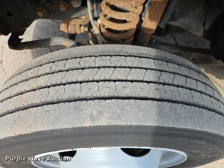 image for item EO4906 2011 Ford F550 dump flatbed truck