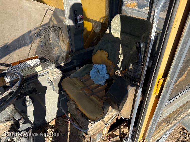 image for item EP2719 1999 Badger 1085D wheeled excavator