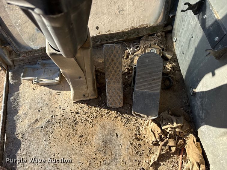 image for item EP2719 1999 Badger 1085D wheeled excavator