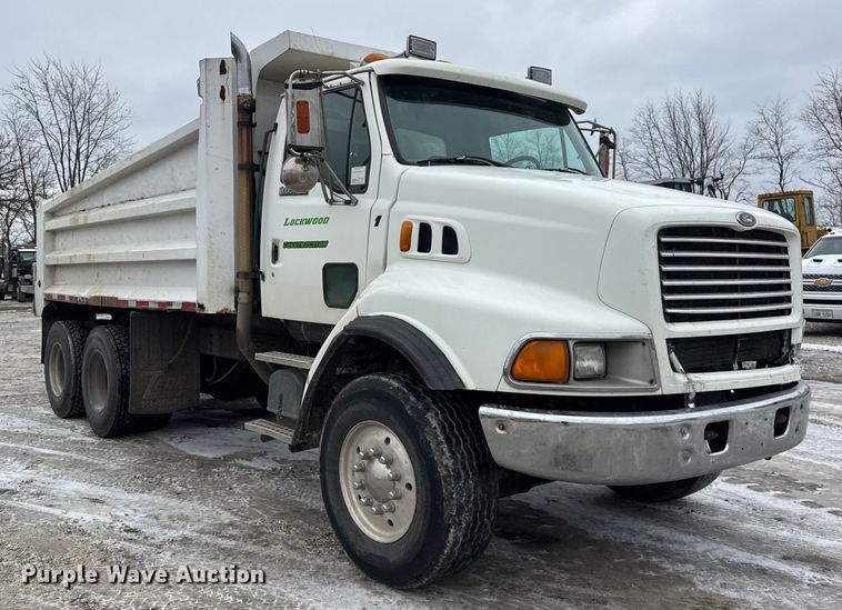 image for item ER0333 1998 Ford LT8513 dump truck