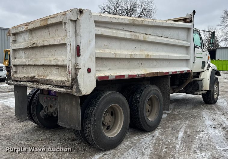 image for item ER0333 1998 Ford LT8513 dump truck