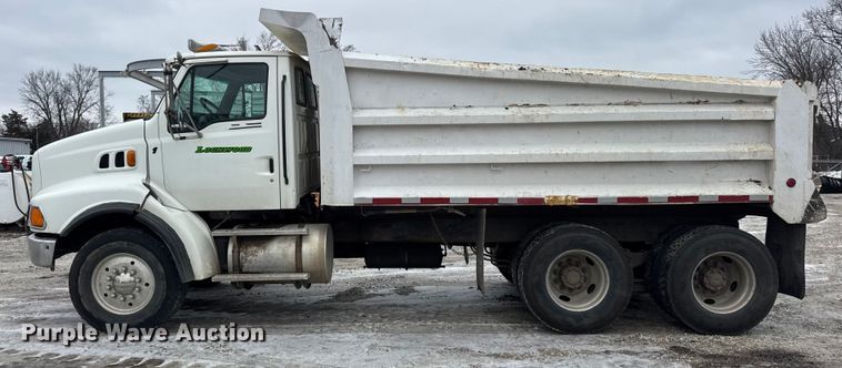 image for item ER0333 1998 Ford LT8513 dump truck