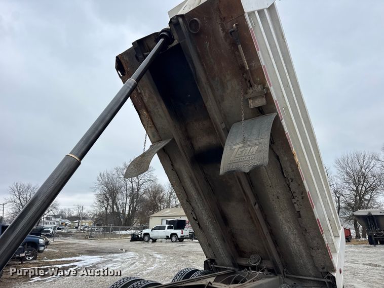 image for item ER0333 1998 Ford LT8513 dump truck