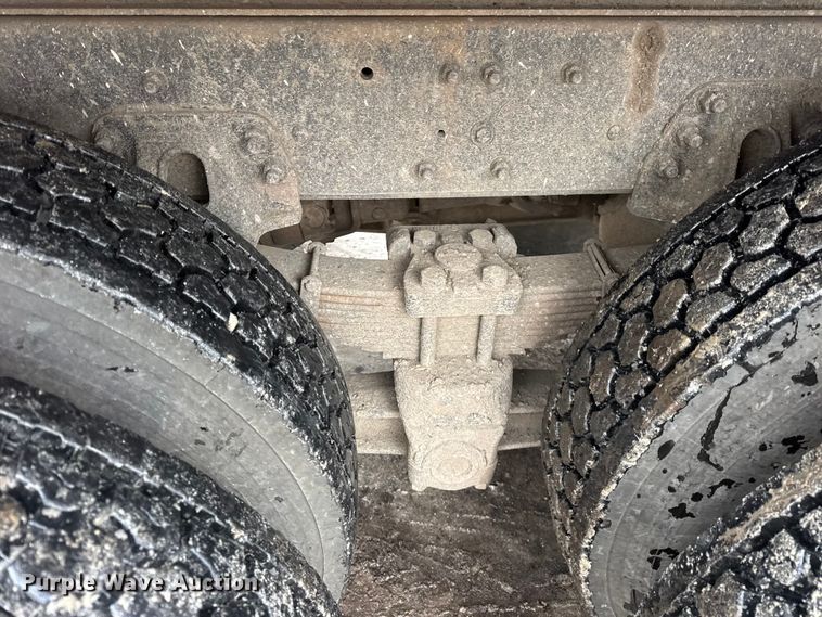 image for item ER0333 1998 Ford LT8513 dump truck