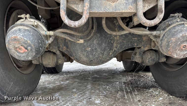 image for item ER0333 1998 Ford LT8513 dump truck