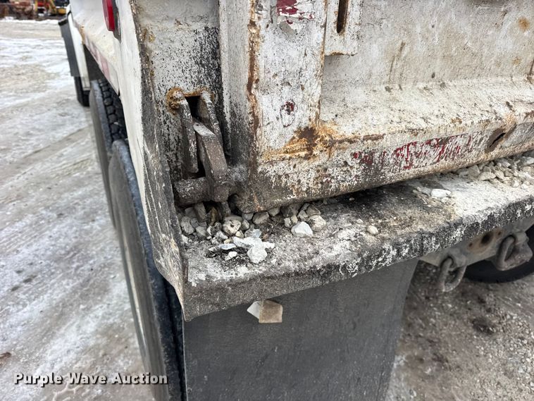 image for item ER0333 1998 Ford LT8513 dump truck