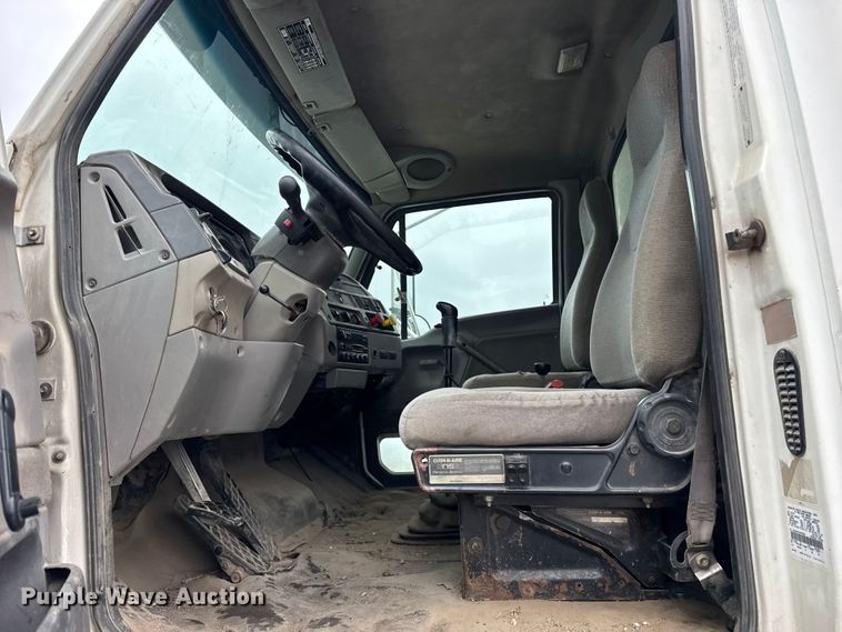 image for item ER0333 1998 Ford LT8513 dump truck