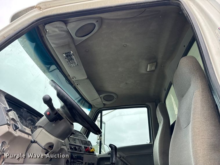 image for item ER0333 1998 Ford LT8513 dump truck