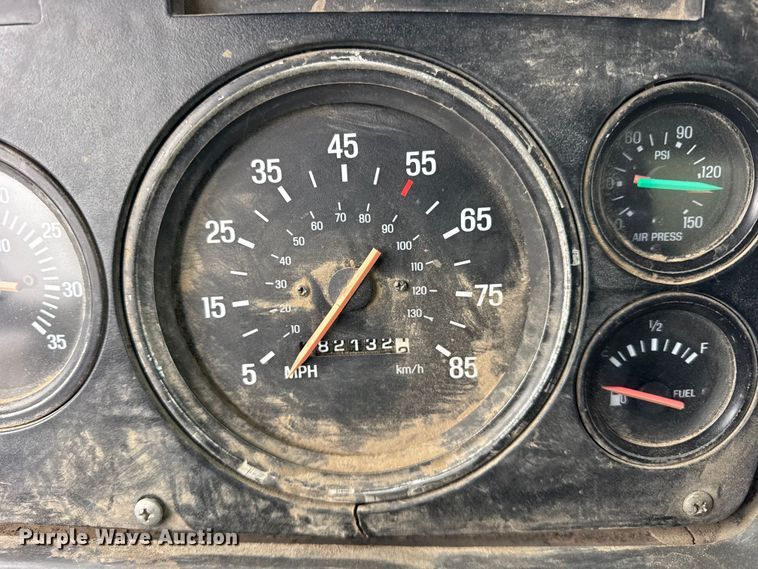 image for item ER0333 1998 Ford LT8513 dump truck