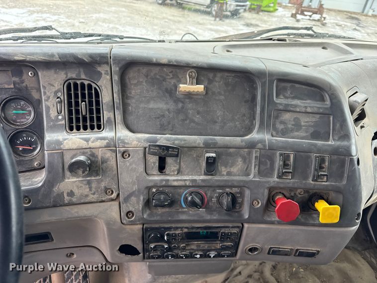 image for item ER0333 1998 Ford LT8513 dump truck