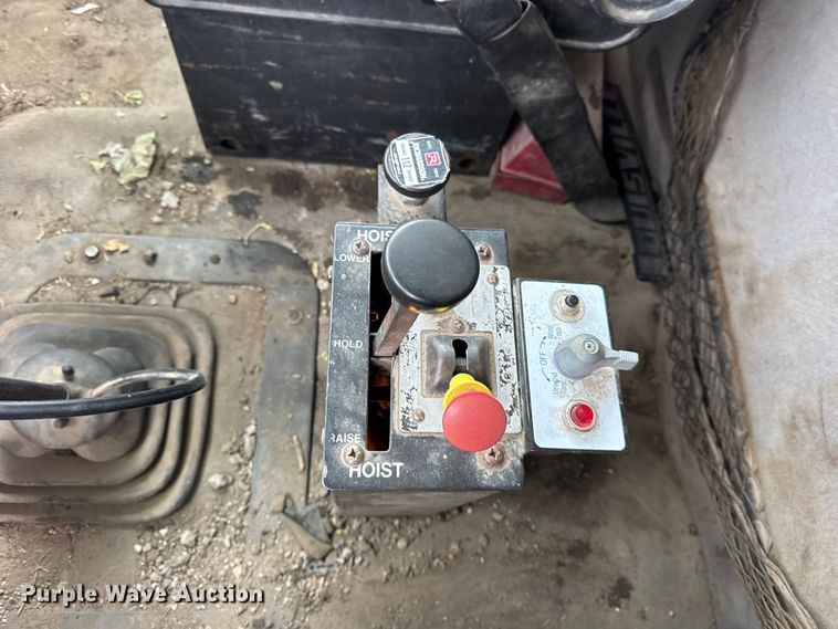 image for item ER0333 1998 Ford LT8513 dump truck