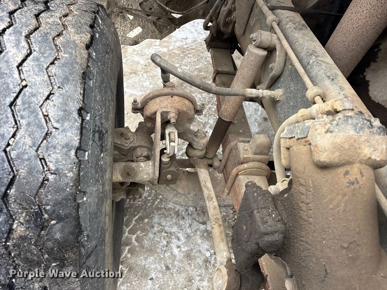 image for item ER0333 1998 Ford LT8513 dump truck