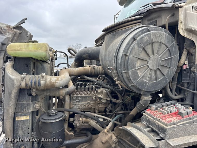 image for item ER0333 1998 Ford LT8513 dump truck