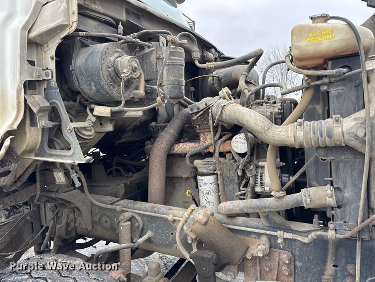 image for item ER0333 1998 Ford LT8513 dump truck