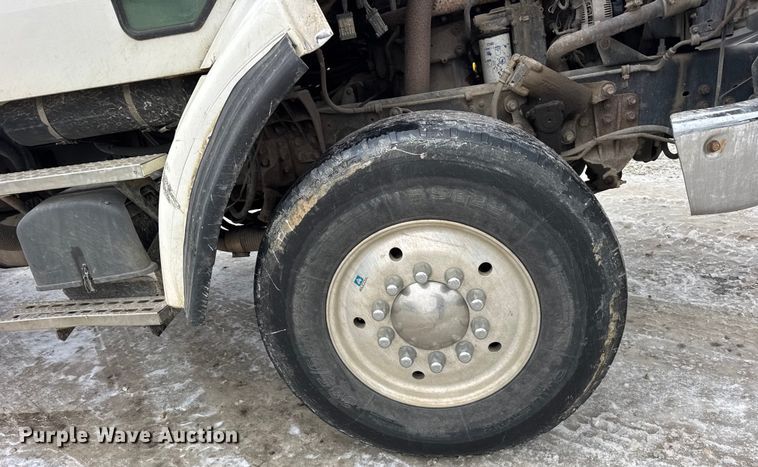 image for item ER0333 1998 Ford LT8513 dump truck