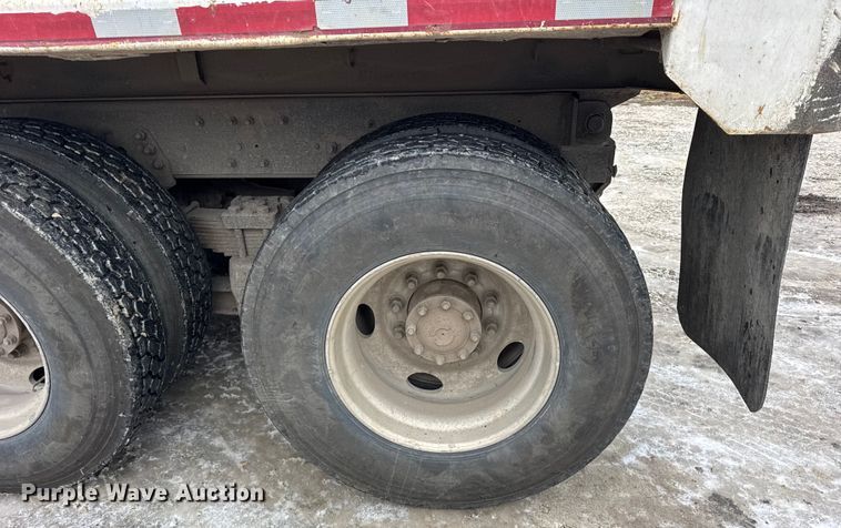 image for item ER0333 1998 Ford LT8513 dump truck