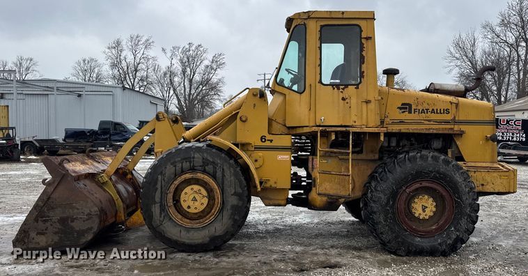 image for item ER0335 1969 Fiat-Allis 645 wheel loader