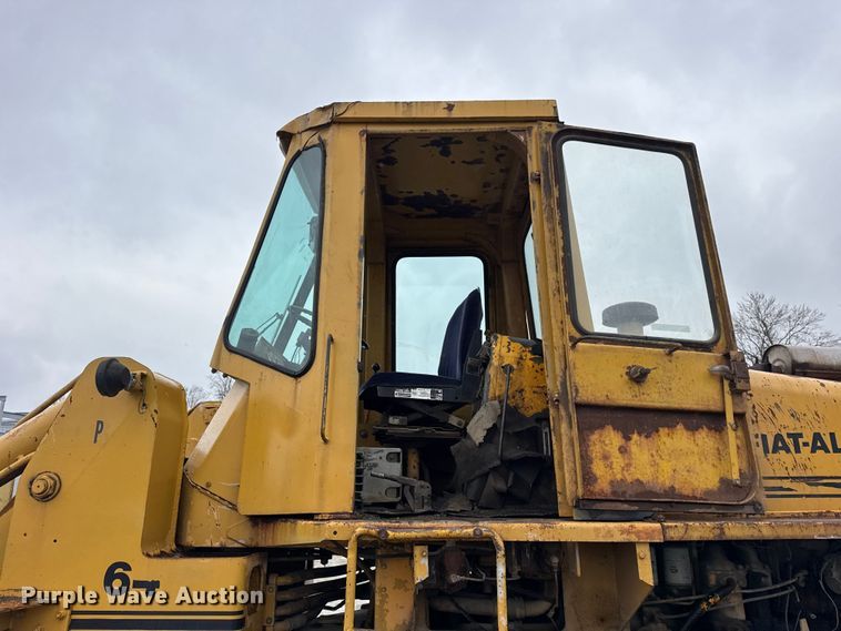 image for item ER0335 1969 Fiat-Allis 645 wheel loader