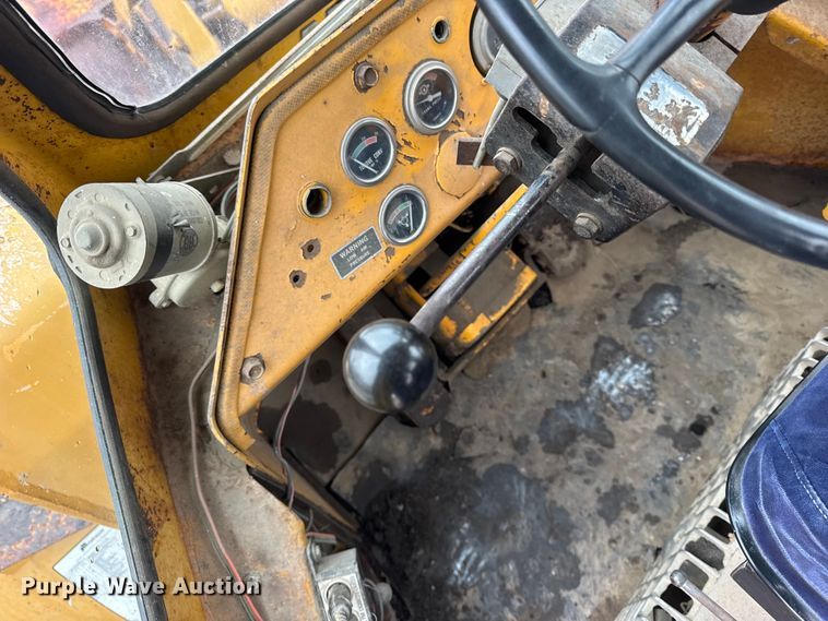 image for item ER0335 1969 Fiat-Allis 645 wheel loader