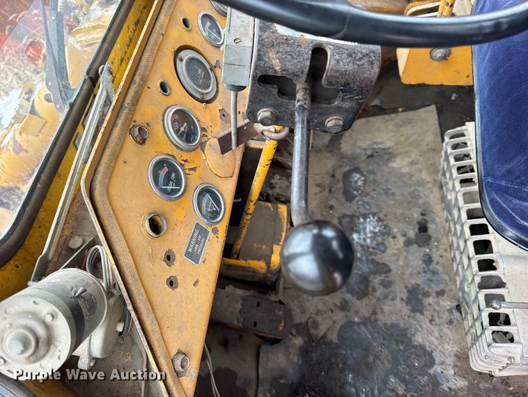 image for item ER0335 1969 Fiat-Allis 645 wheel loader