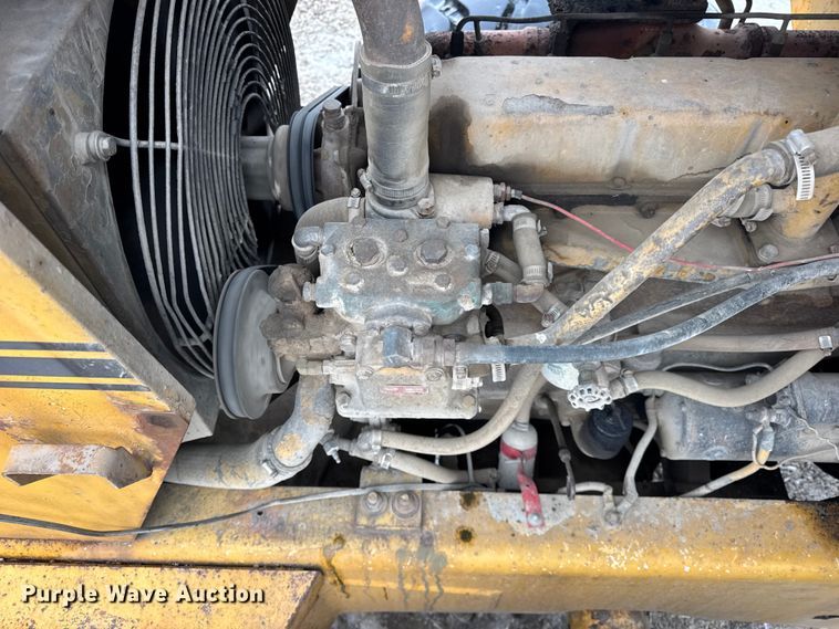 image for item ER0335 1969 Fiat-Allis 645 wheel loader