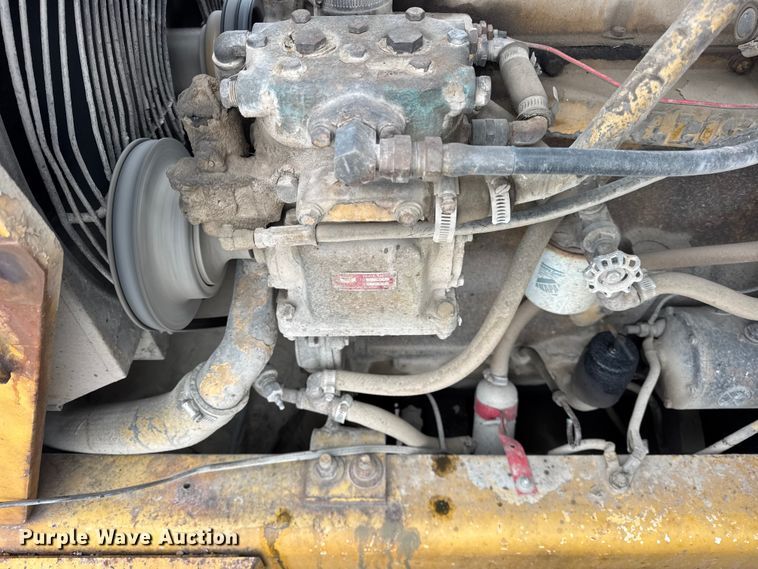 image for item ER0335 1969 Fiat-Allis 645 wheel loader